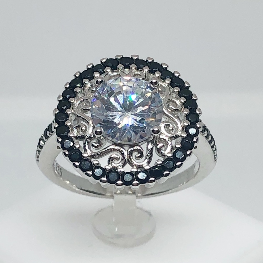 Beautiful sterling silver black spinel ring - Picture 4 of 6